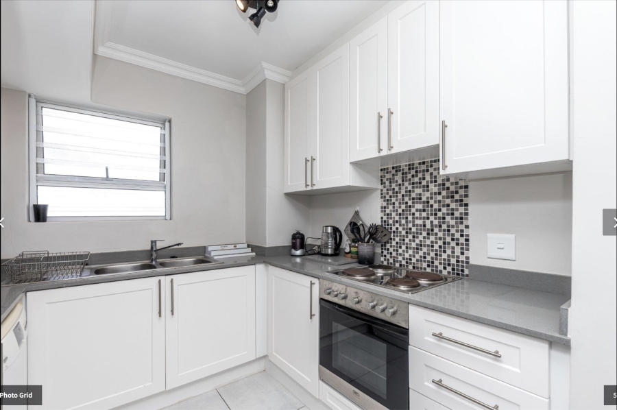 To Let 1 Bedroom Property for Rent in Sea Point Western Cape